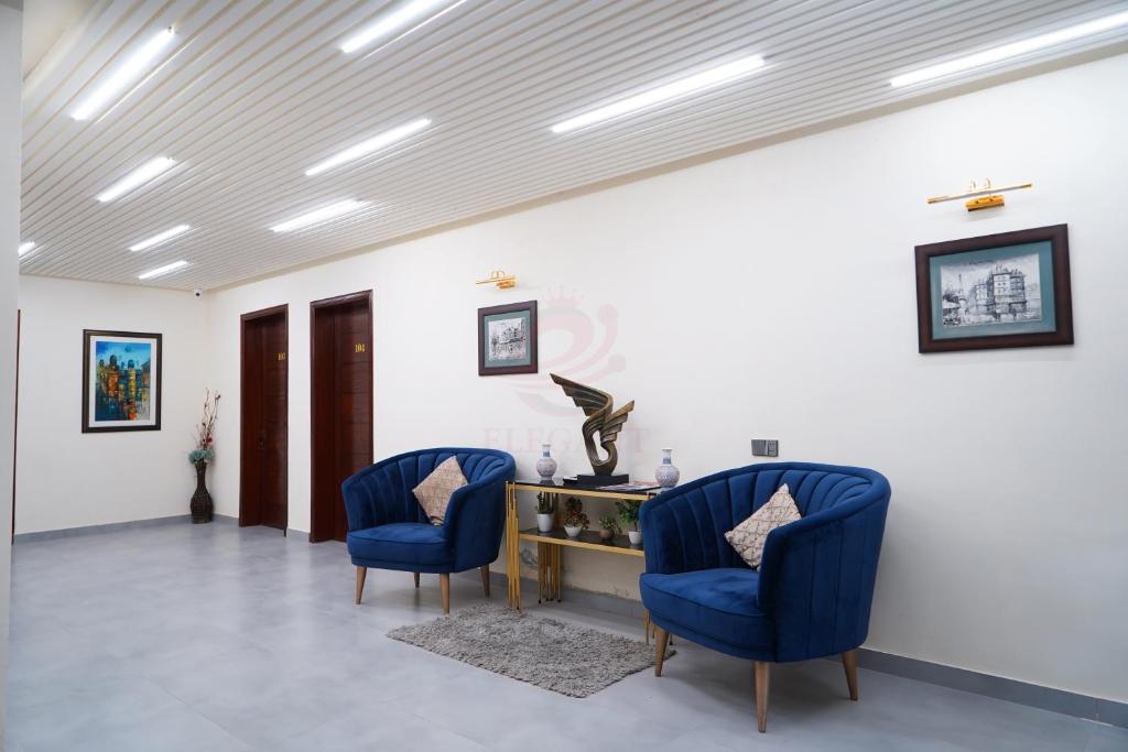 Guest lounge seating area