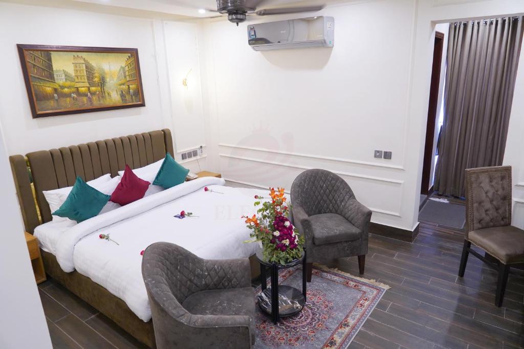 Guest room interior
