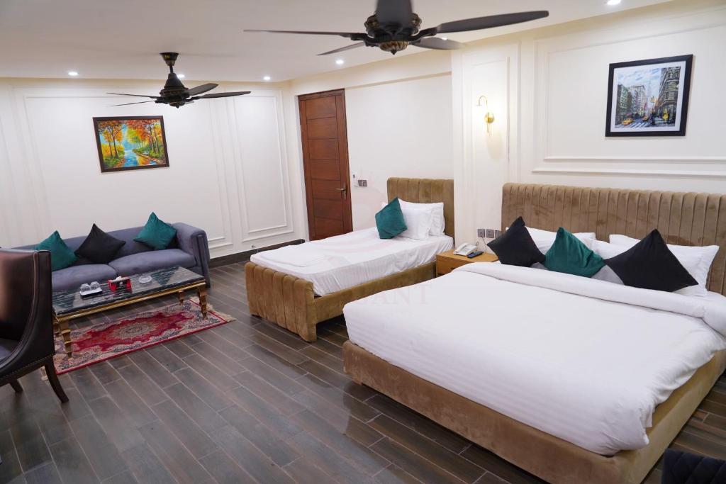 Triple Sharing Room